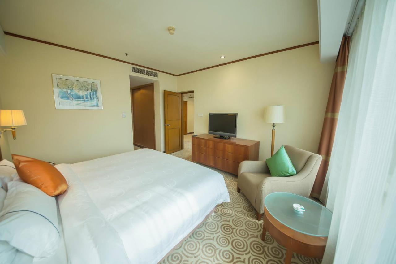 Hotel Equatorial Qingdao Exterior photo